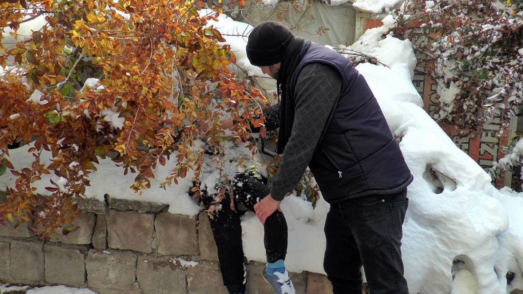 Polisi alarma geçiren cinayet ihbarındaki gerçek şaşkına çevirdi! Sinir krizi geçirip ortalığı birbirine kattı 8